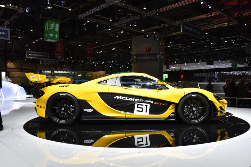 Illustration for article titled The McLaren P1 GTR Makes The Beloved McLaren F1 Look Like A Dinosaur